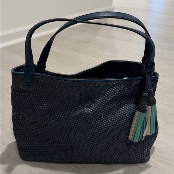 Tory Burch Handbags - Tory Burch woven leather shoulder Bag